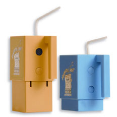 The Squeeze-Free™ Juice Box Holder